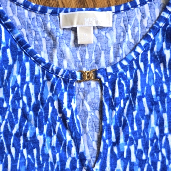 Michael Kors Blue Patterned Top With Keyhole Opening. 1 Flaw! - Picture 2 of 5